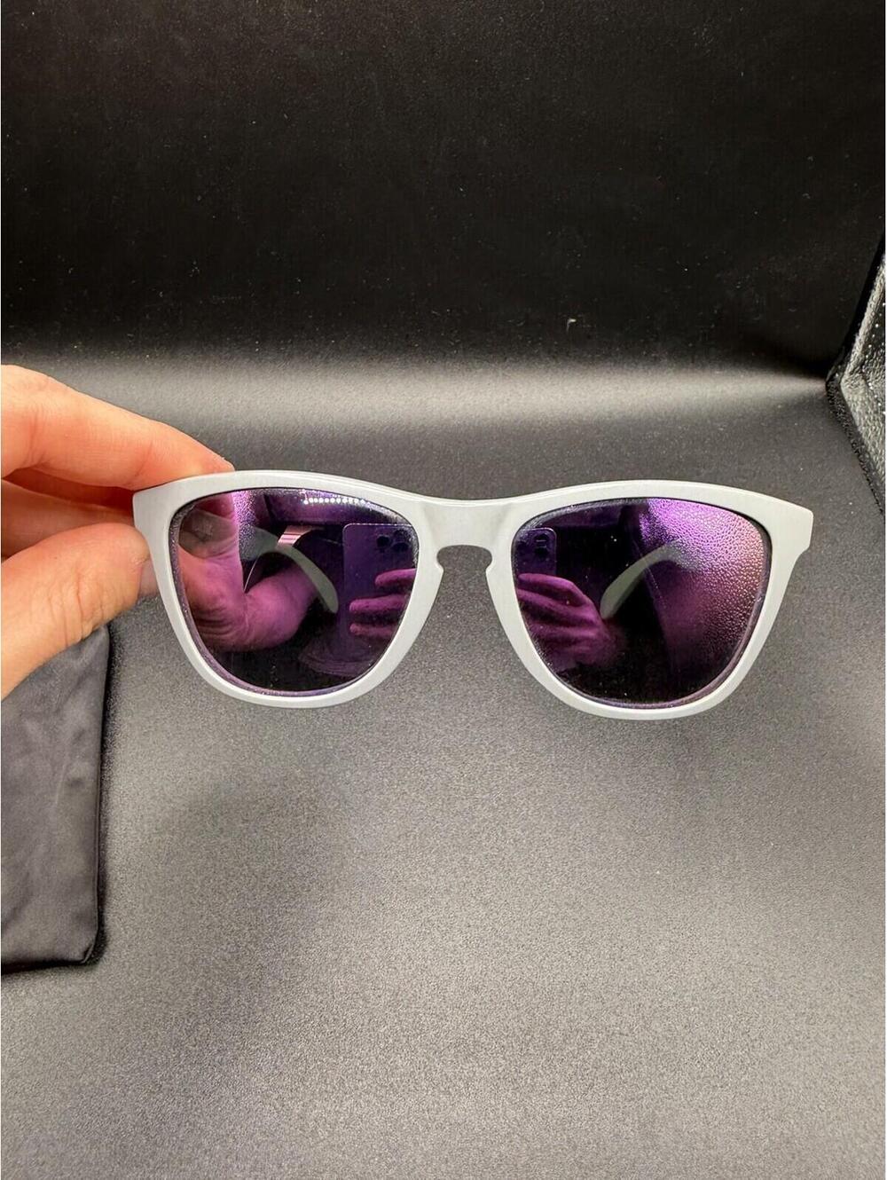 Oakley Frogskin 4-Legged Matte Grey-Purple w/Violet Lenses 03-220